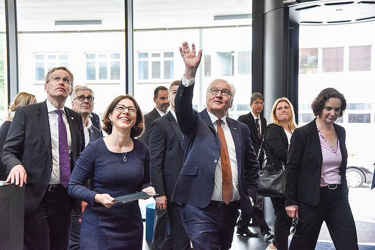 Bundespräsident Frank-Walter Steinmeier im Neubau des GEOMAR 