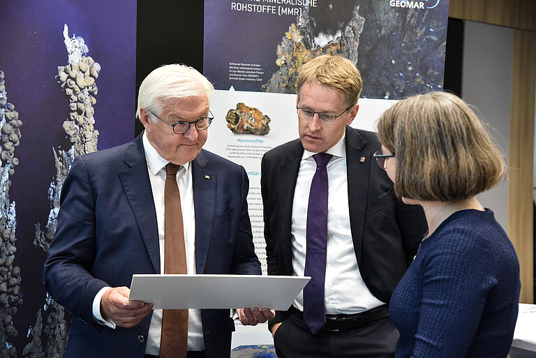 Federal President Frank-Walter Steinmeier also learnt more about the protection of the deep sea at GEOMAR. 